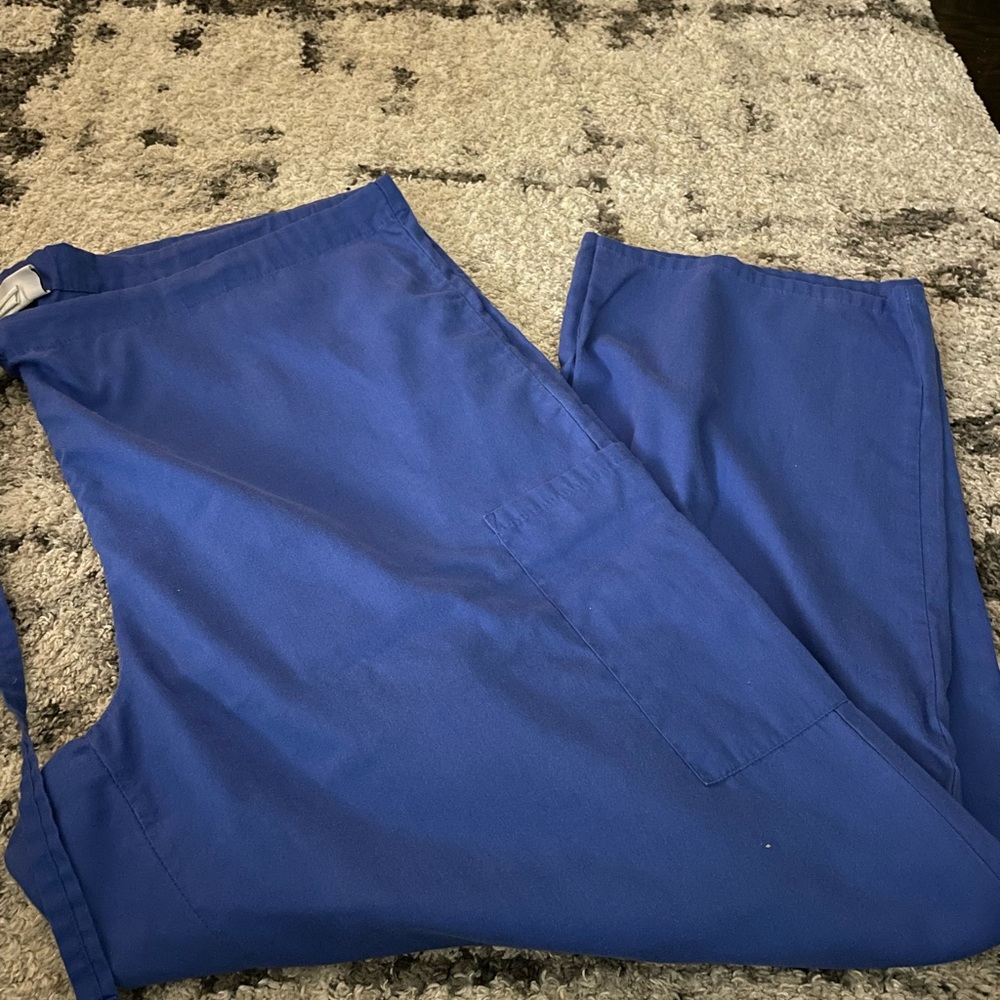 Woman’s Scrubs Bottoms